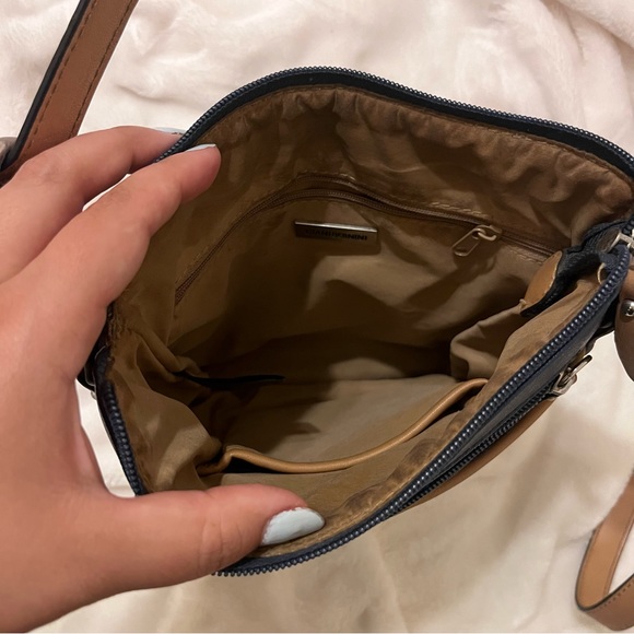 Blue and tan purse - Picture 4 of 9